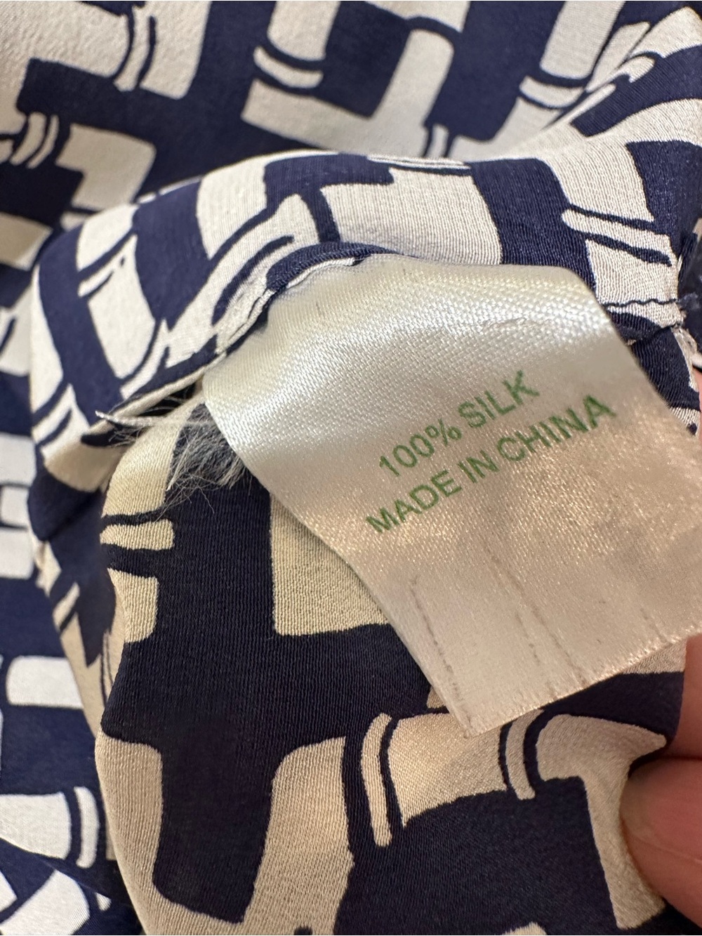 Lilly Pulitzer Navy & ivory Geometric Scoop Neck Blouse - Picture 7 of 7